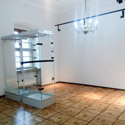 Wymiana instalacji elektrycznej i przeciwpożarowej  wraz z malowaniem pomieszczeń w ratuszu w Rawiczu  | fot. 1