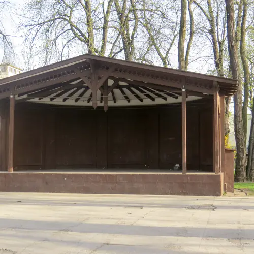 Renowacja muszli koncertowej przy Domu Kultury w Rawiczu | fot. 1