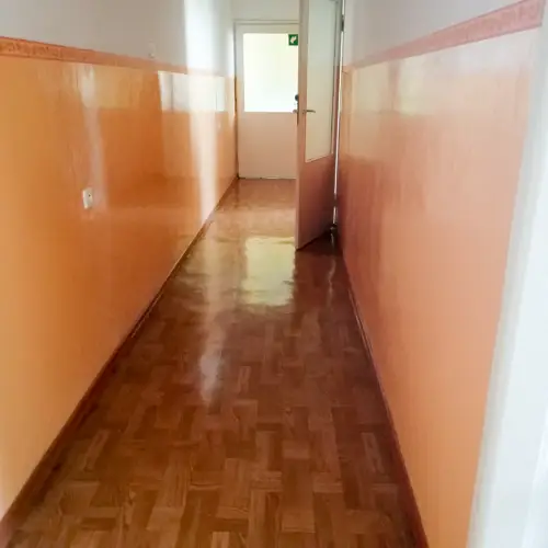 Modernizacja Przedszkola nr 3 w Rawiczu ( instalacja elektryczna, malowanie ścian i odnowienie części podłóg) | fot. 1
