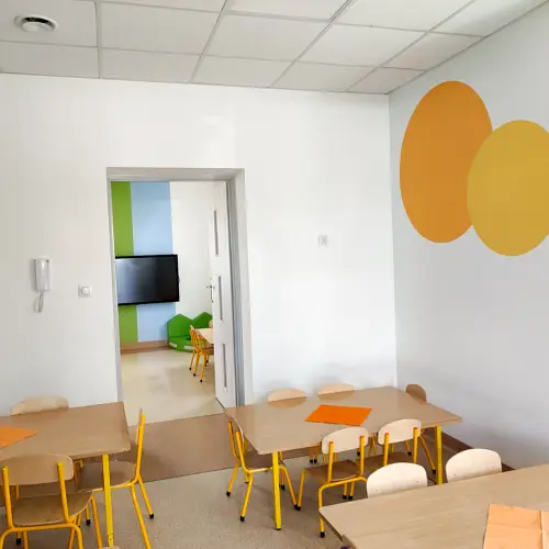 Adaptacja pomieszczeń mieszkalnych i gospodarczych w Żołędnicy na Przedszkole wraz z wyposażeniem i placem zabaw | fot. 4