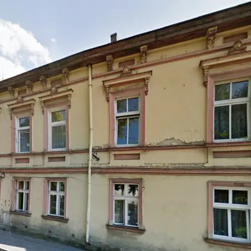 Malowanie elewacji frontowej i bocznej Wały Powstańców Wlkp. 4 | fot. 1