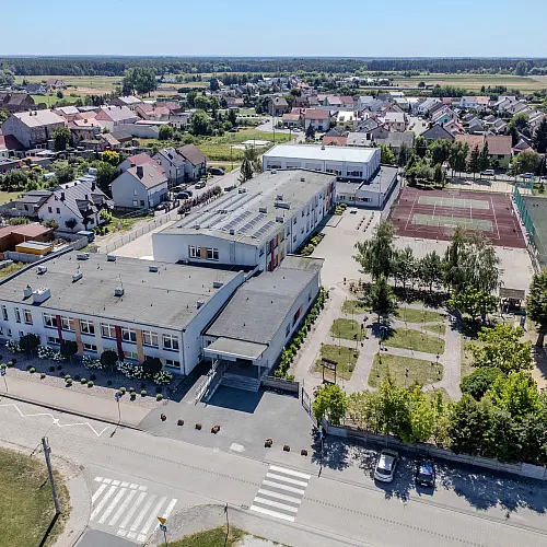 Instalacja fotowoltaiczna na budynku SP nr 5 w Rawiczu | fot. 4