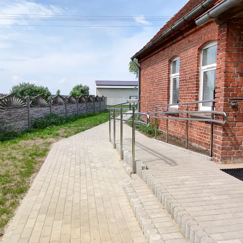 Adaptacja pomieszczeń mieszkalnych i gospodarczych w Żołędnicy na Przedszkole wraz z wyposażeniem i placem zabaw