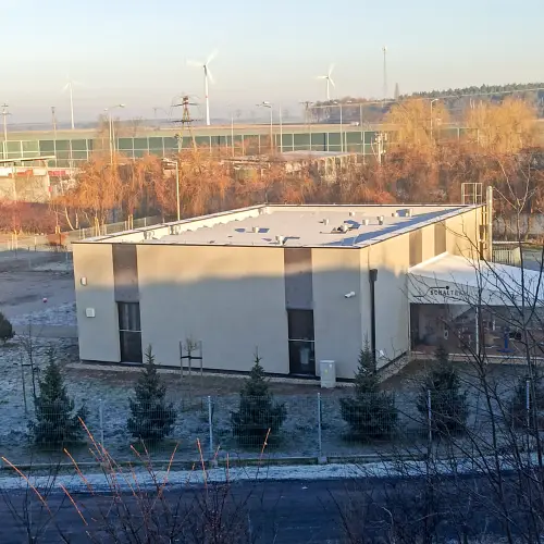 Montaż instalacji fotowoltaicznej na budynku schroniska w Rawiczu