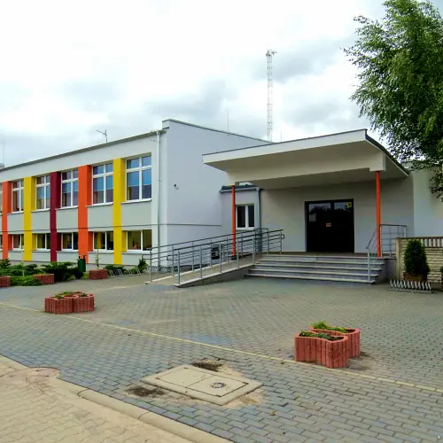 Termomodernizacja Szkoły Podstawowej nr 5 w Rawiczu - Sarnowie