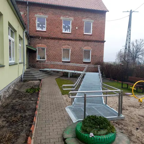 Budowa podjazdu dla niepełnosprawnych ZSP w Słupi Kapitulnej