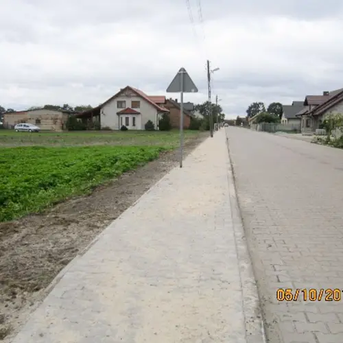 Budowa chodnika w Kątach