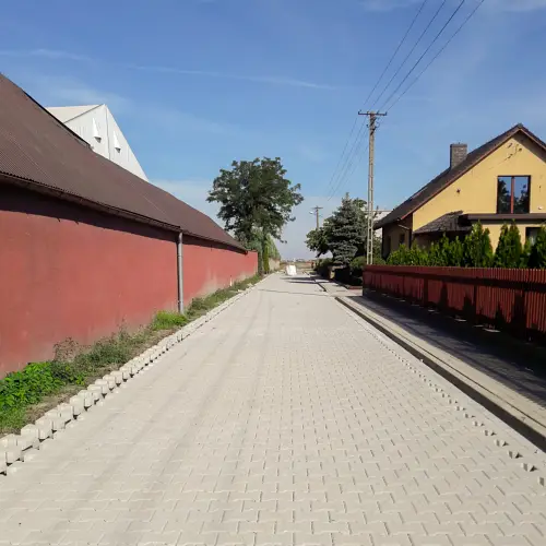 Budowa dróg utwardzonych na terenie gminy Rawicz - Przebudowa dróg w Słupi Kapitulnej - utwardzenie drogi wewnętrznej, tzw. ul. Kurzej w Słupi Kapitulnej