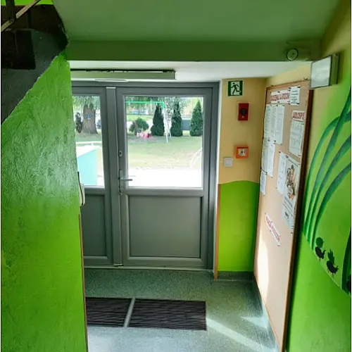 Część 1 - Montaż drzwi wejściowych oraz modernizacja Sali doświadczania świata w Przedszkolu nr 3 w Rawiczu