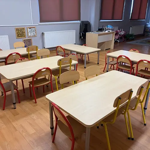 Montaż nowego wyposażenia w Przedszkolu w Dębnie Polskim