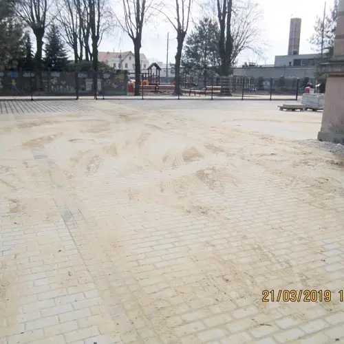 Utwardzenie placu przy Przedszkolu nr 1 w Rawiczu
