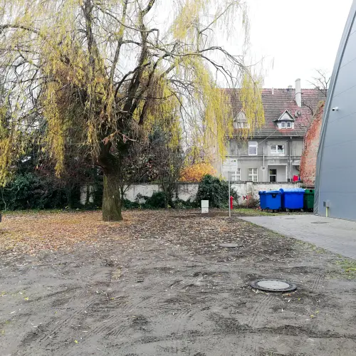 Budowa zbiorników na wody opadowe przy ZSP1 w Rawiczu